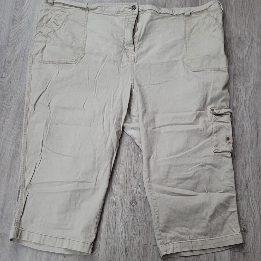 Cargo Capris